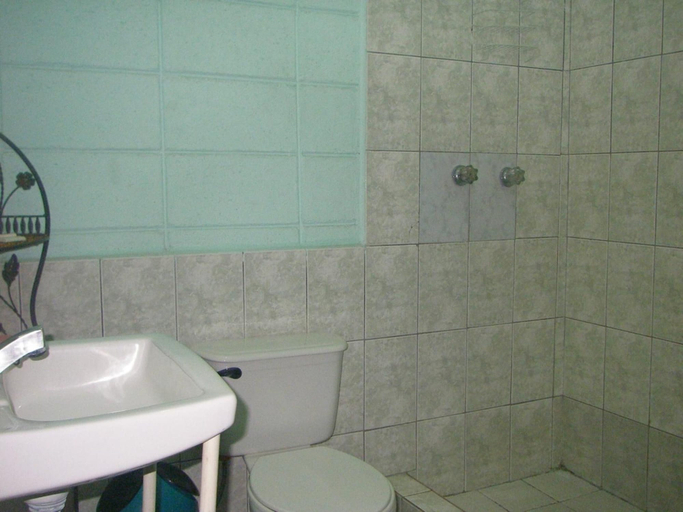 Bathroom 4, Guesthouse Dos Molinos, San Pedro Sula