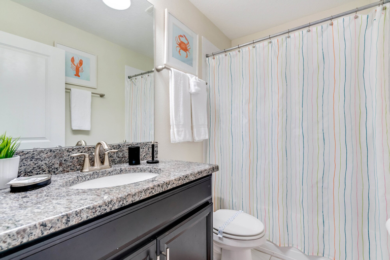 Bathroom 3, 6bed 5Ba Villa Game Room Pool Spa, Polk