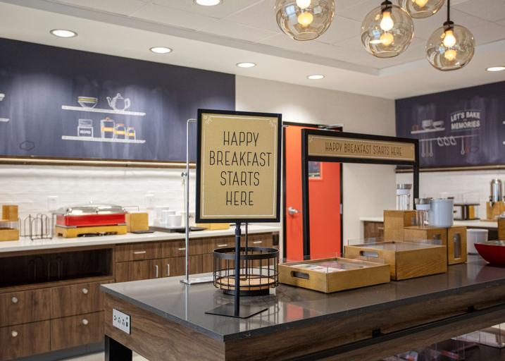 Food & Drinks 4, Hampton Inn Lexington, TN, Henderson