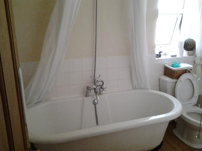 Bathroom 4, No9 guest house, Conwy