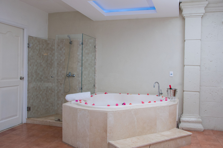 Bathroom 3, Hotel Castillo Real, Salvaleon de Higuey