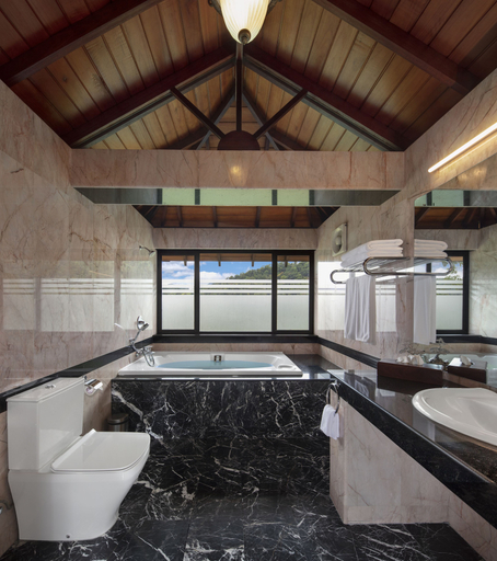 Bathroom 5, Earl's Regency, Kundasale