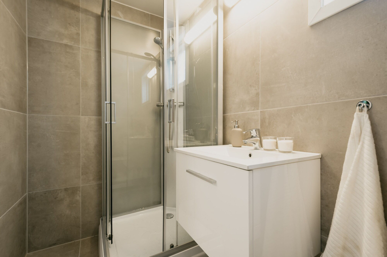 Bathroom, Bergen Beds - Studio Ground level, Bergen