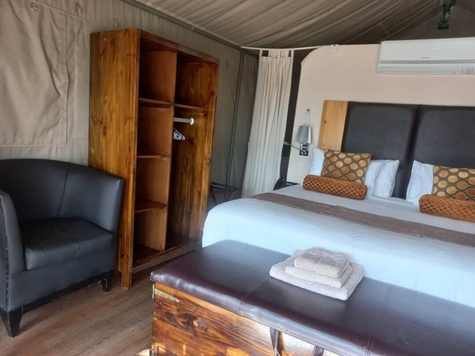 Bedroom 4, Tsabong Eco-Tourism Camel Park, Tshabong