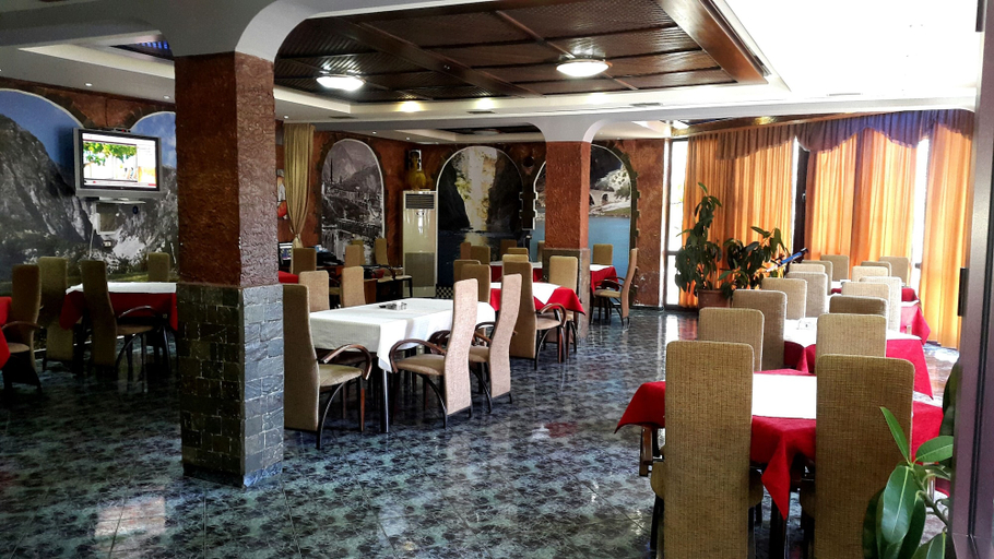 Food & Drinks 4, RAMIS Hotel & Outdoor Sports Center, Përmetit