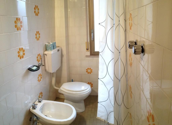 Bathroom 5, Hotel Villa dei Fiori, Rimini