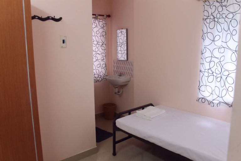 Bathroom 3, Royal Green Accommodation, Kancheepuram
