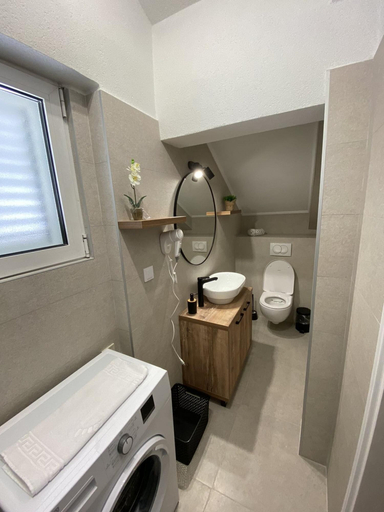Bathroom 4, Apartments Marilu