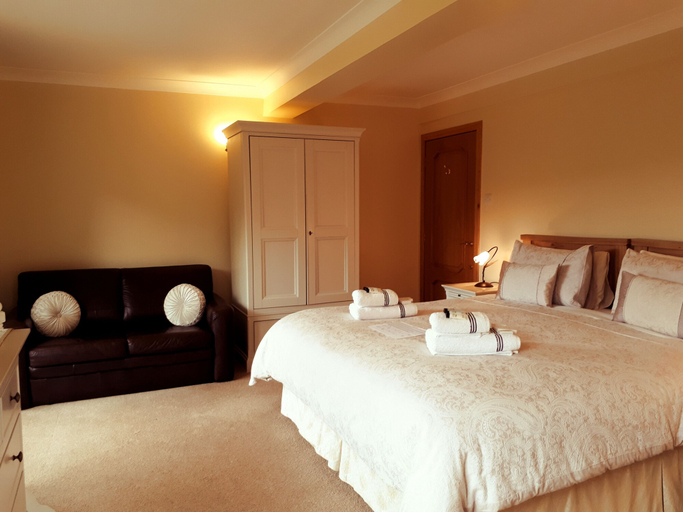 Bedroom 2, High March, Highland