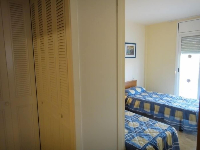 Bedroom 2, Apartamentos Village Park 46 A, Tarragona