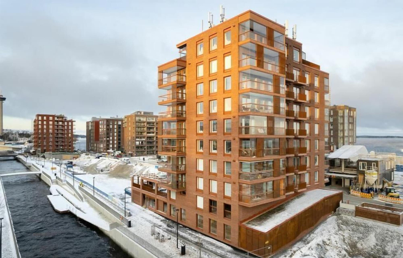 Exterior & Views