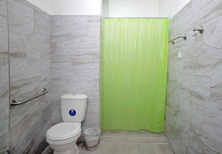 Bathroom 4, Hotel San José, San José
