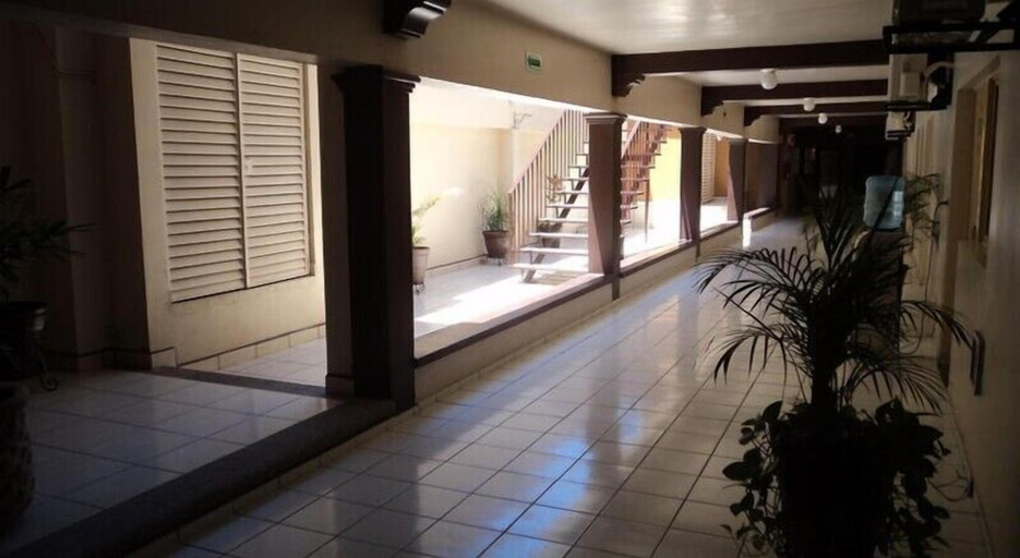 Others 5, Hotel California, Navojoa