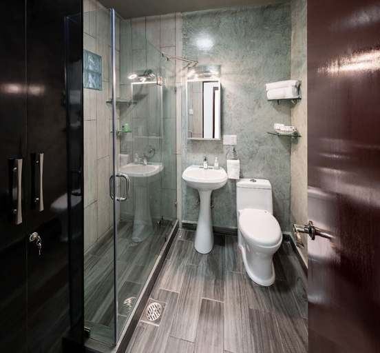 Bathroom 3, Porterfield Suites, Mexico City