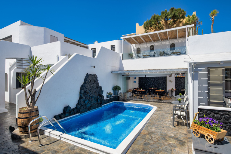 Exterior & Views 2, Plastiras Rooms, South Aegean