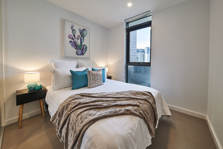 Bedroom 1, Mega Style Apartments Southbank, Melbourne