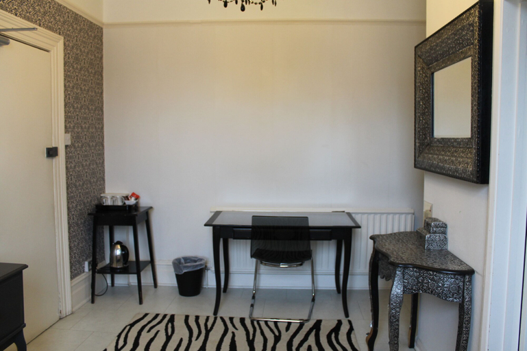 Others 5, Wimbledon Hotel, London