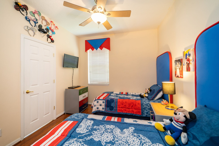 Bedroom 3, Bella Vida Resort Luxury Pool Home Game Room View!, Osceola