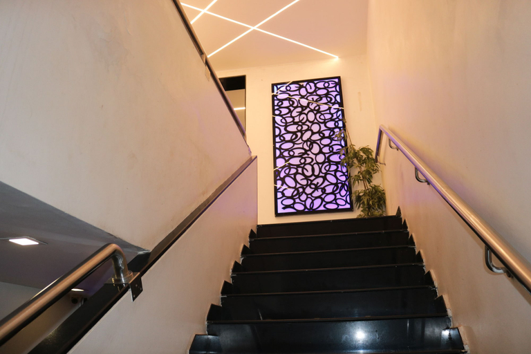 Others 5, Hotel Modern, Mumbai City