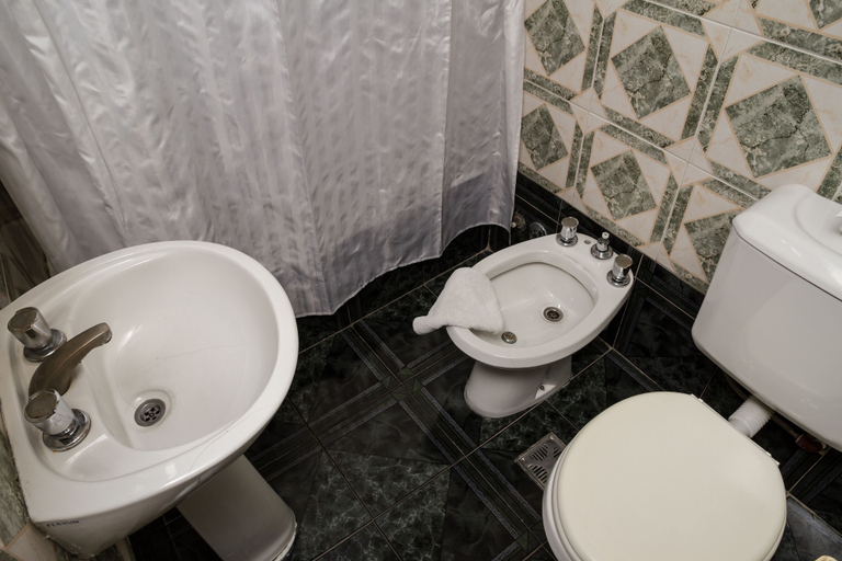 Bathroom 3, Hotel Gran Vendimia by Bouquet, Capital