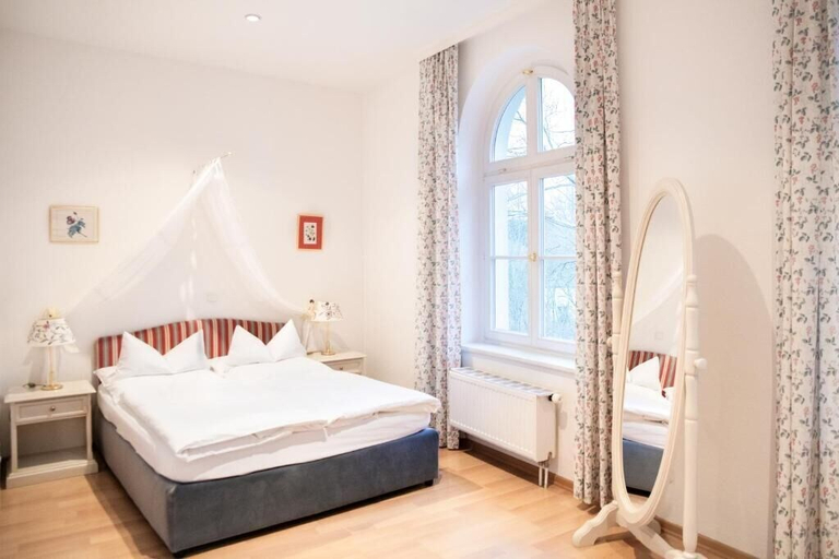 Bedroom 4, Schloss Teutschenthal, Saalekreis