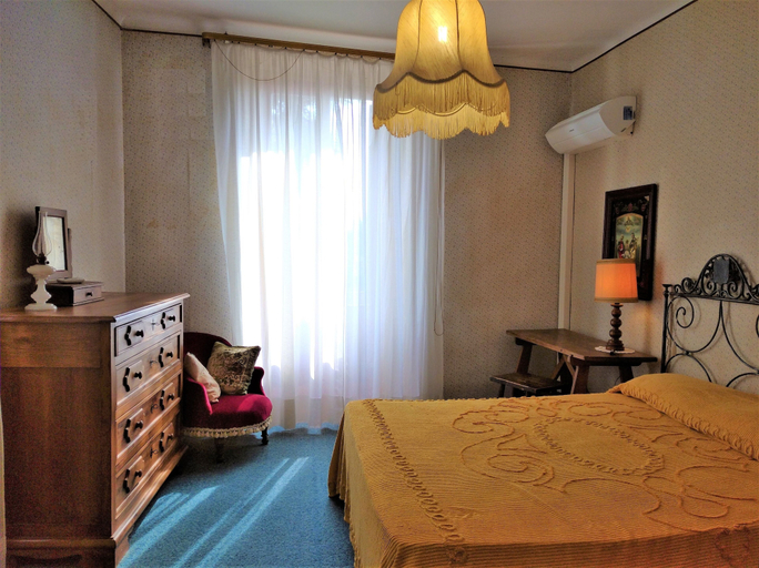 Room 3, Casa Anna, Novara