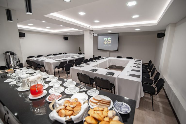Food & Drinks 5, Mitru Express, Pedro Domingo Murillo