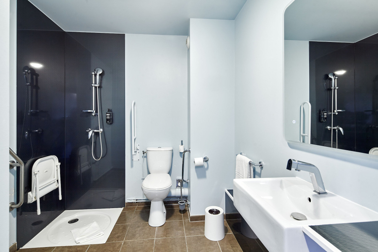 Bathroom 3, B&B HOTEL Saint-Maur Créteil, Val-de-Marne