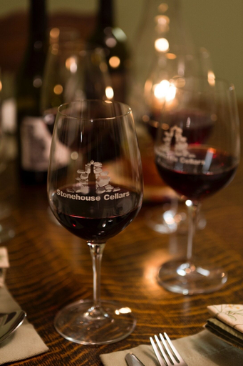 Food & Drinks, Bed & Barrel at Stonehouse Cellars, Lake