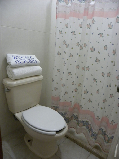 Bathroom 3, Hotel Victoria Zihuatanejo, José Azueta