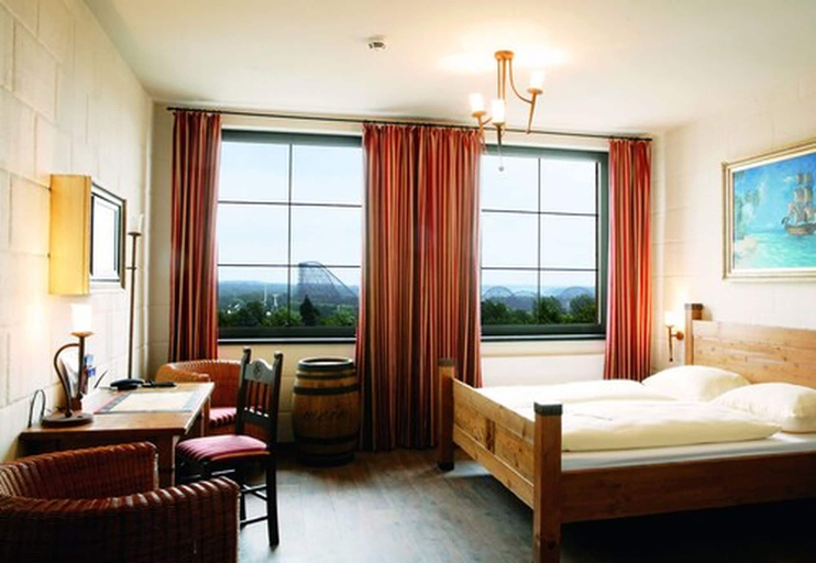 Bedroom 4, Heide Park Abenteuerhotel, Heidekreis
