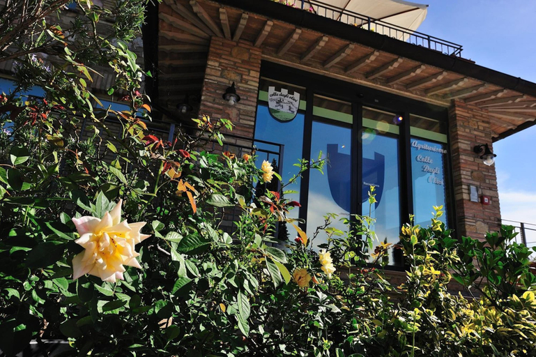 Exterior & Views 2, Agriturismo Colle degli Olivi, Perugia