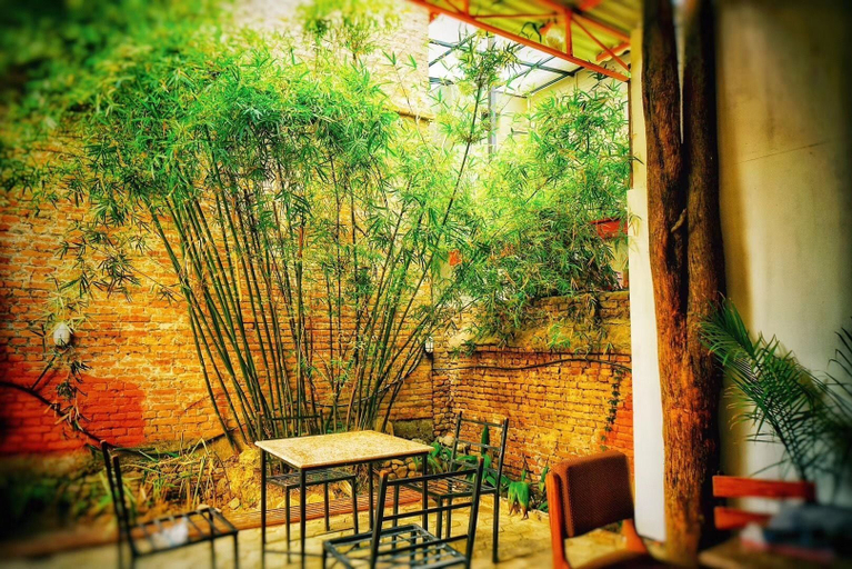 Others 5, Himal Inn, Bagmati
