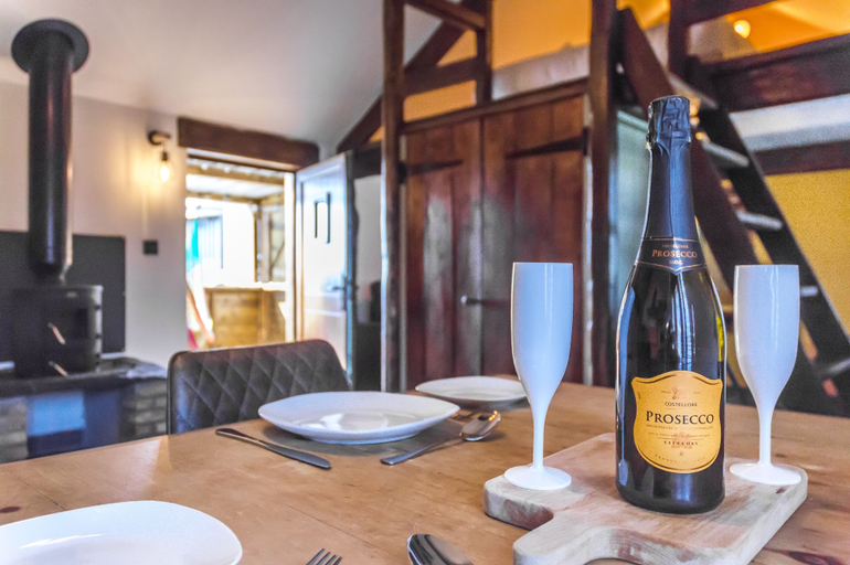 Food & Drinks 5, Fern Cottage - 1 Bedroom - Tiers Cross, Pembrokeshire