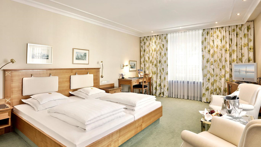 Bedroom 4, Hotel Bayerischer Hof, Lindau (Bodensee)