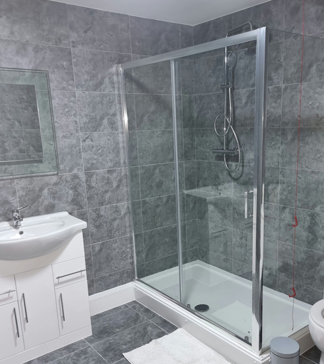 Bathroom 3, Frames hotel, Sefton