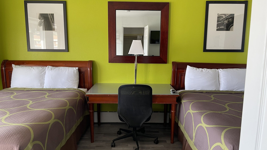 Bedroom 2, Rodeway Inn Pittsfield, Pike
