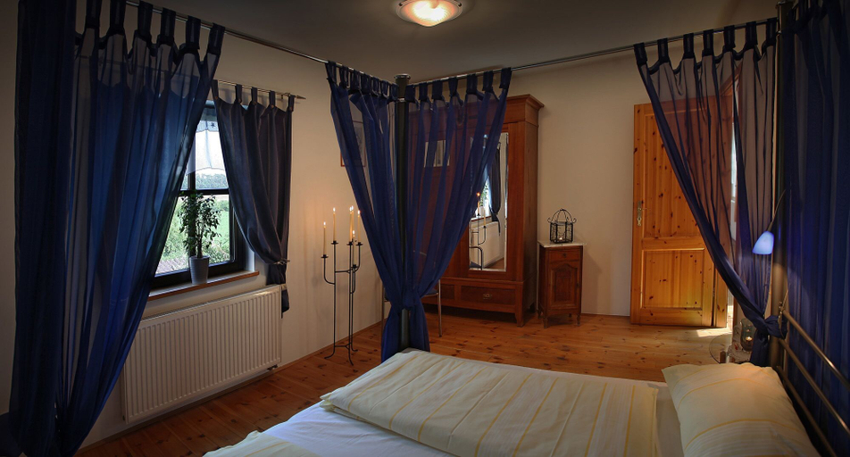 Bedroom 4, Wörners Schloss Weingut & Wellness Hotel, Kitzingen