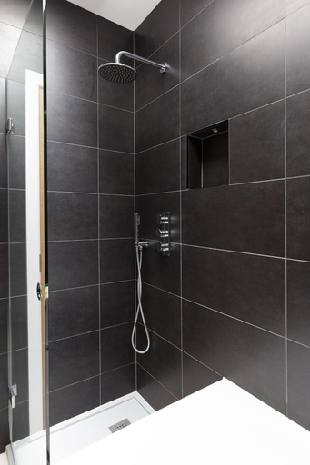 Bathroom 4, Immaculate Central Windsor Town House, Slough