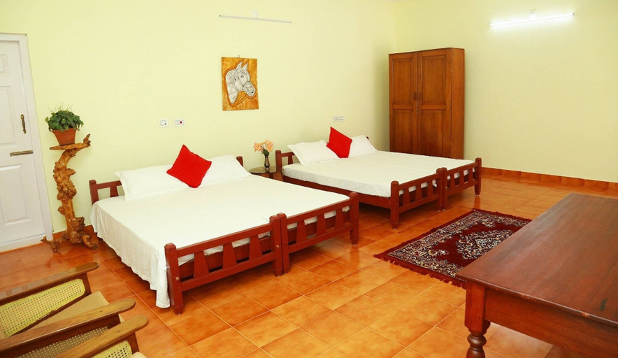 Bedroom 2, Deluxe Twin Room In British Bungalow, Wayanad