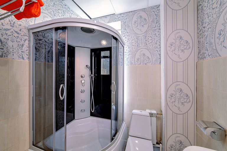 Bathroom 3, Moscow Avtozavodskaya Apartments, Southern