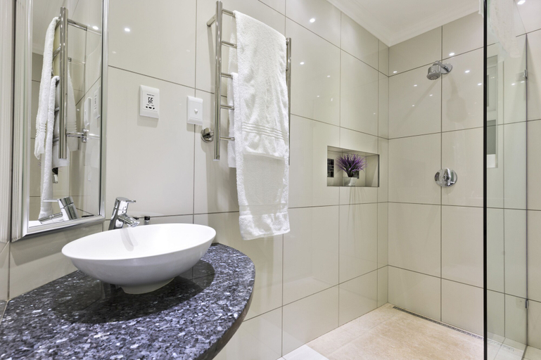 Bathroom 3, Cat's Eye Cottage, City of Cape Town
