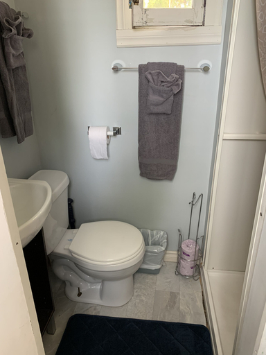 Bathroom 4, Glen Garry Motel and Cottages, Nipissing