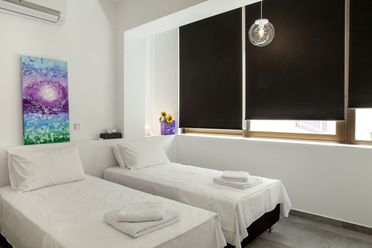 Bedroom 2, GK Ermou, Attica