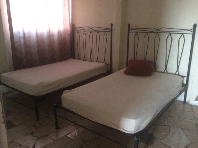 Bedroom 4, Nhaka Savaal Cottages, Goromonzi