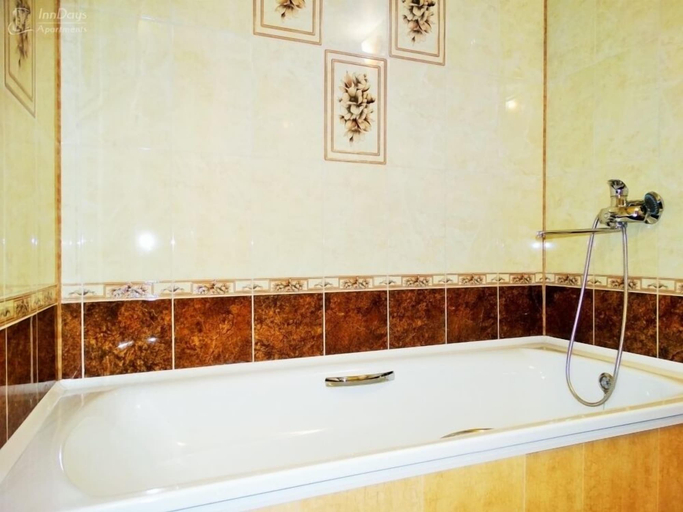 Bathroom, Inndays on Metallurgov 106, Tula