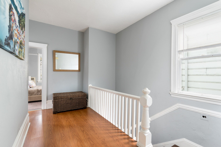 Others 5, Large and Lovely 3 Bedroom Flat, Alameda