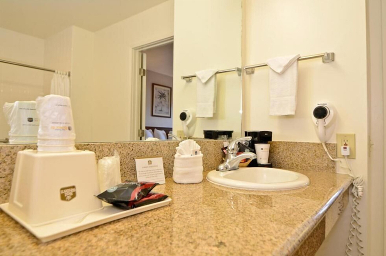 Bathroom 4, Pleasant Inn, San Diego