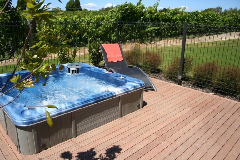 Sport & Beauty 3, Pine Hill Lodge, Tasman