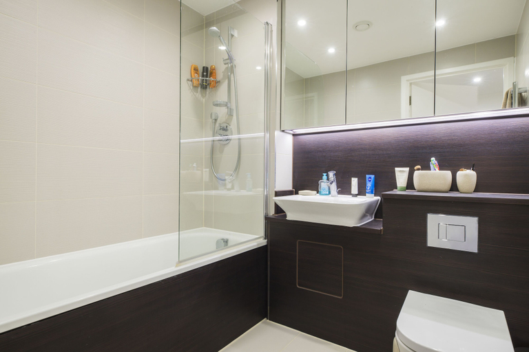 Bathroom, JOIVY Trendy Islington Flat for 2 with Patio, London